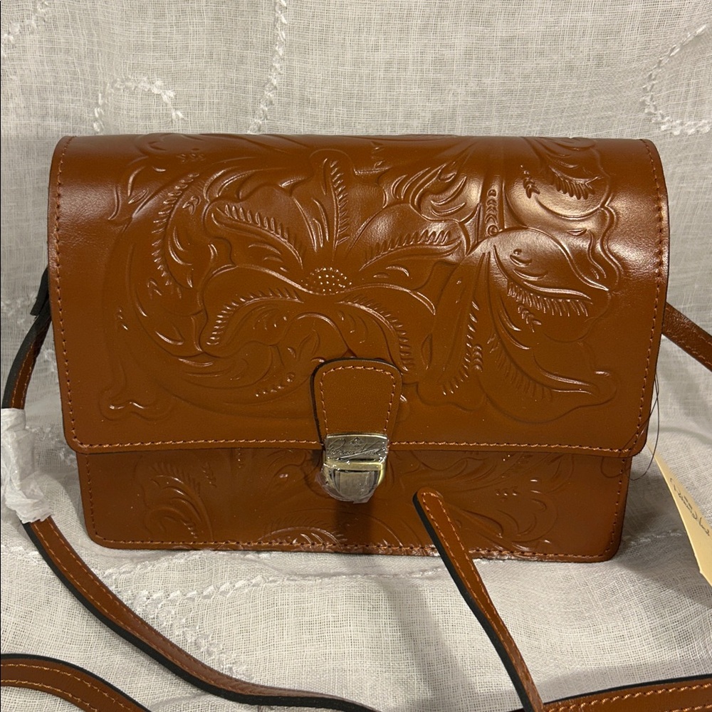 NWT Patricia Nash Laurentina Florence leather pocketbook elegant classic